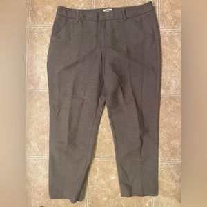 Merona stretch ankle trouser. Sz 12. Gray with small black dots.